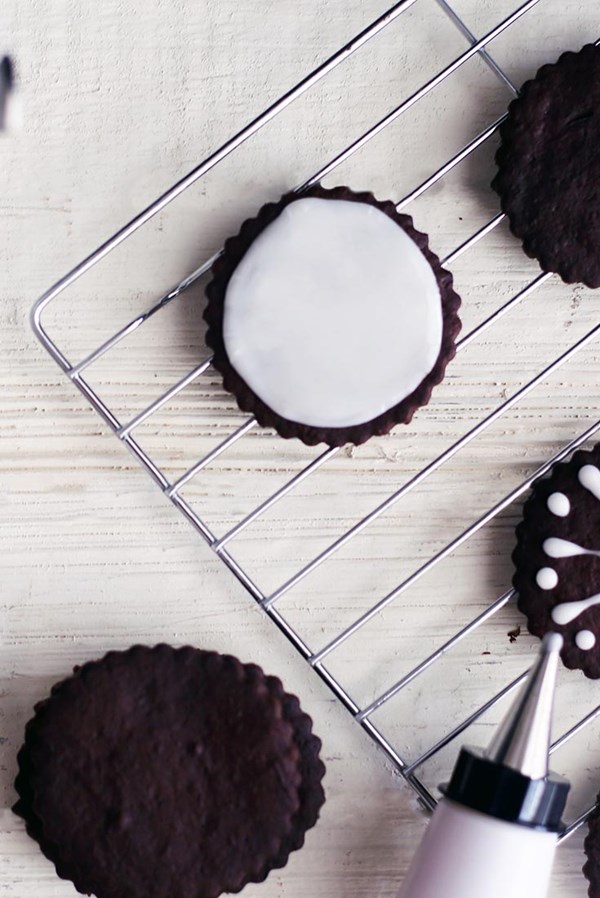 Simple cookie glaze