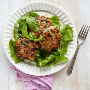 Simple flaky crab cakes
