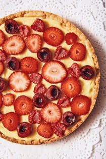 Simple fruit tart