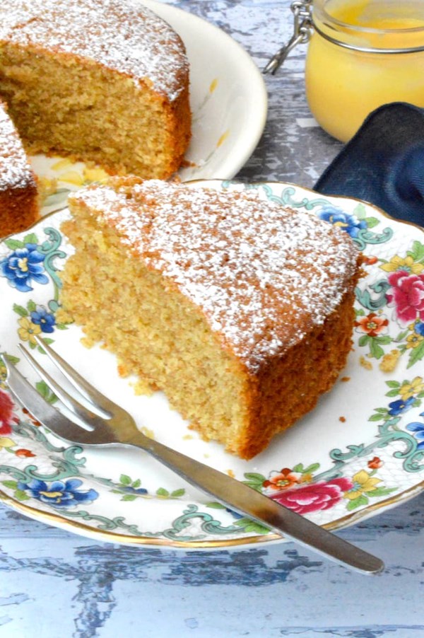 Simple lemon curd cake