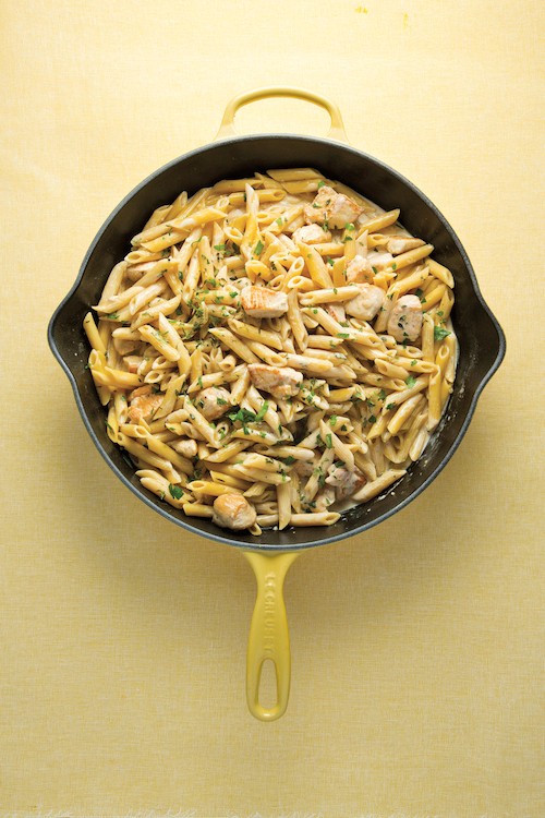 Simple one-skillet chicken Alfredo pasta