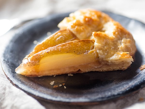 Simple pear galette with vanilla