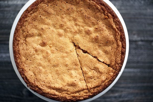 Simple pistachio almond cake