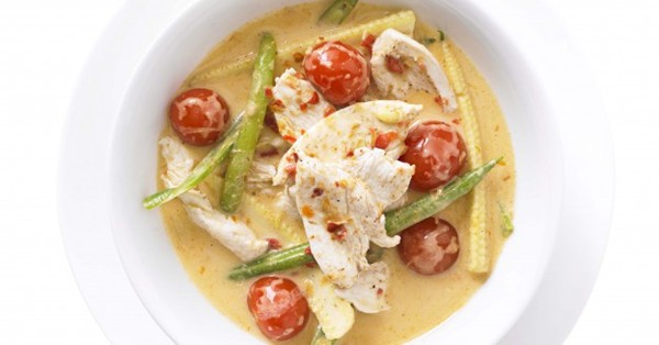 Simple red chicken curry