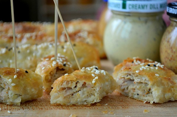Simple sausage rolls