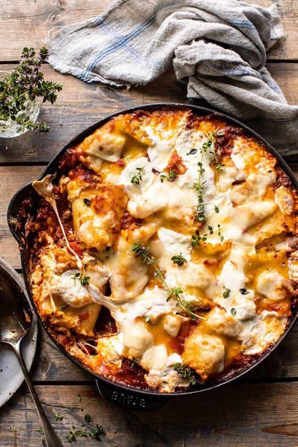 Simple skillet pesto cheese lasagna roll ups
