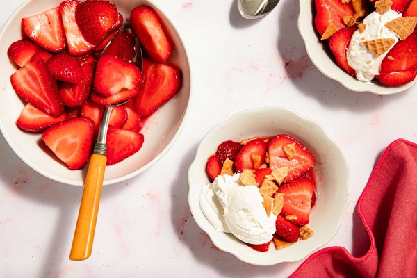 Simple strawberry dessert