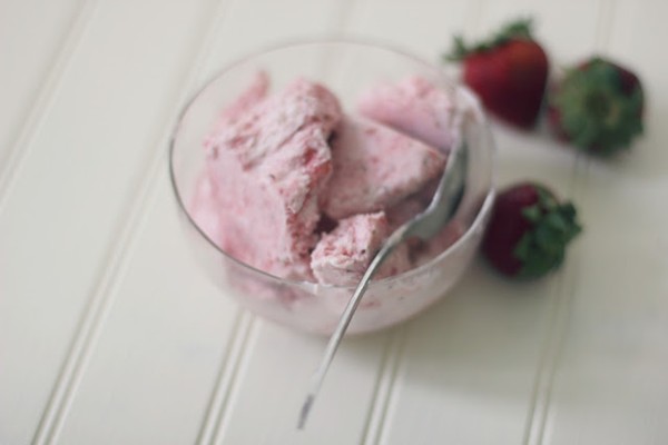 Simple strawberry ice