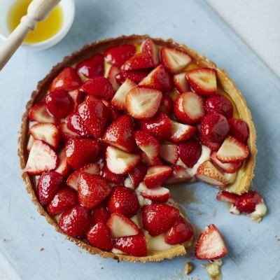 Simple strawberry tart