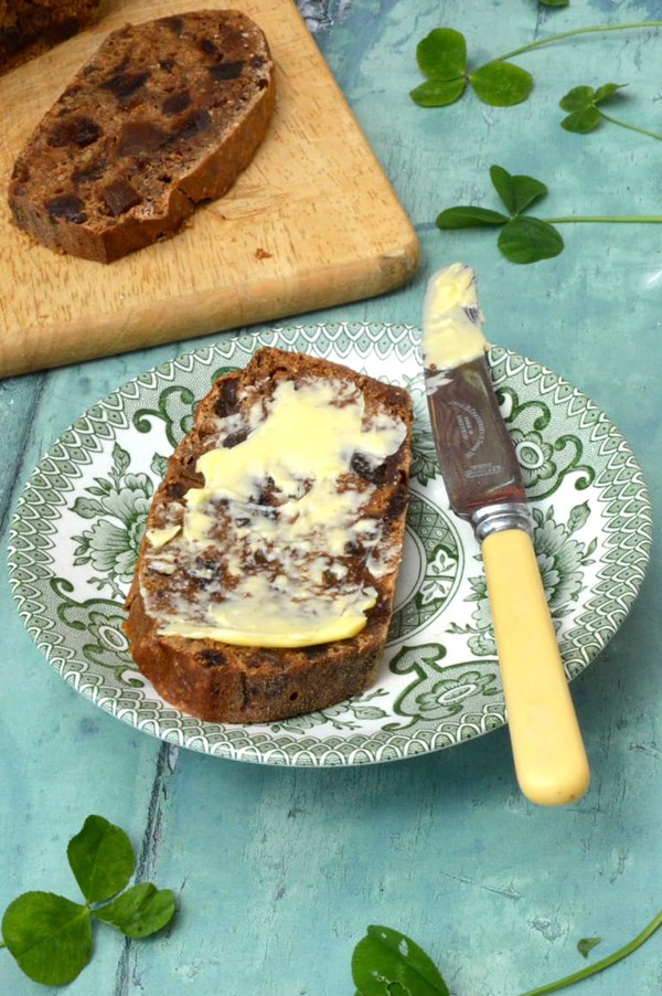 Simple tea bread (Bara brith / Barmbrack)