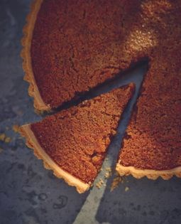 Simple treacle tart