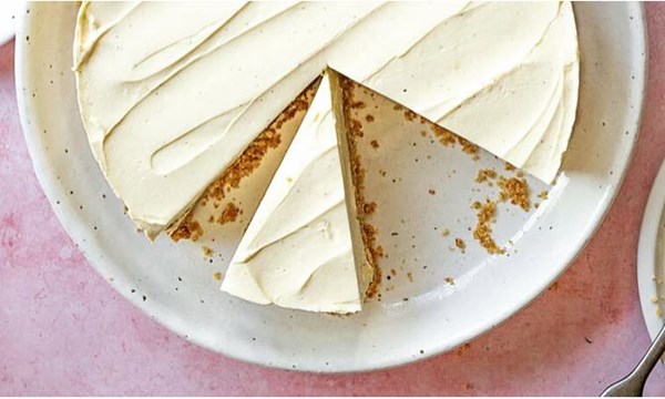 Simple vanilla cheesecake