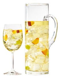 Simple white sangria