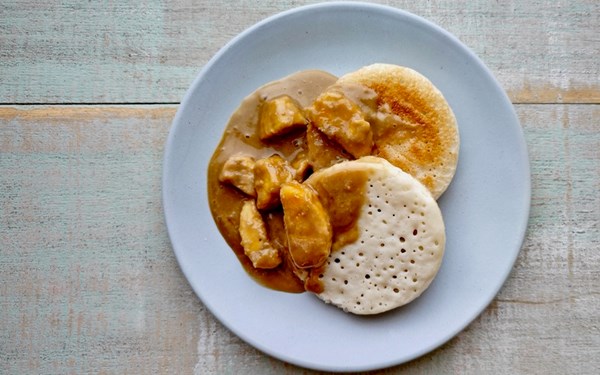 Singaporean coconut pancakes with caramel banana (Apom berkuah with pengat pisang)