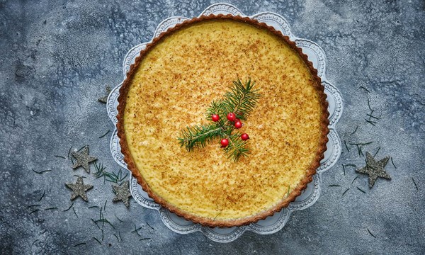 Singed pine custard tart