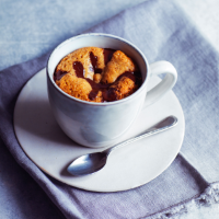 Single-serve chocolate chip cookie cup