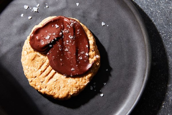 Single-serving chocolate and peanut butter cookie