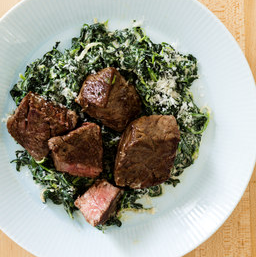 Sirloin tips with steakhouse creamed spinach