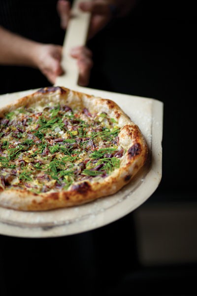 Six-onion pizza