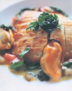 Skate wing with spinach and a tartare of mussels and parsley