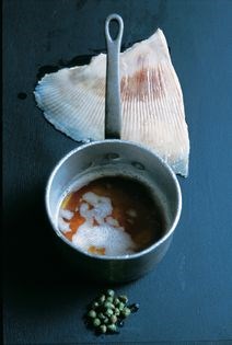 Skate with black butter and capers (Aile de raie beurre noisette aux câpres)