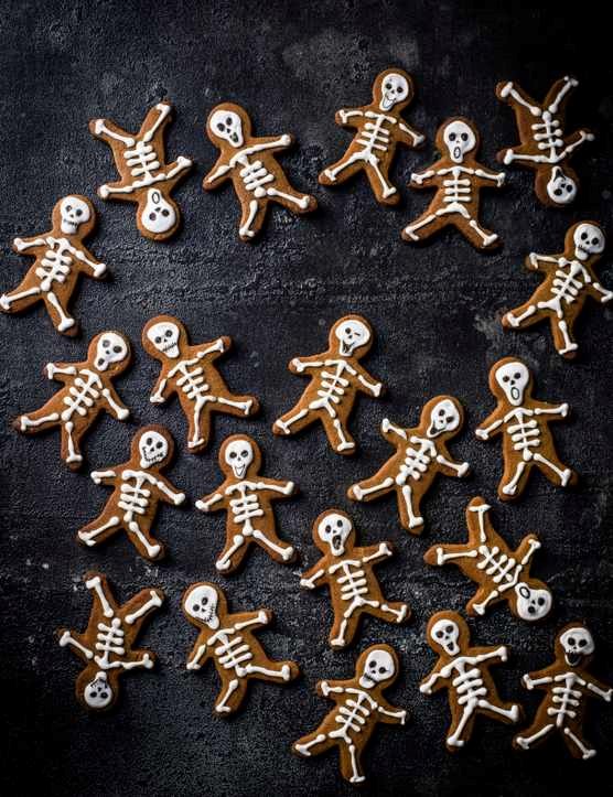 Skeleton gingerbread men
