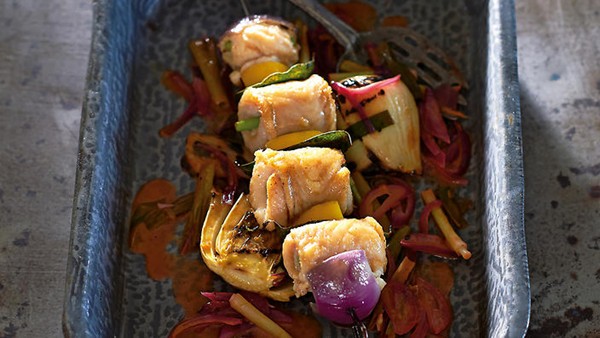 Skewered sole with braised fennel (Dil şiş)