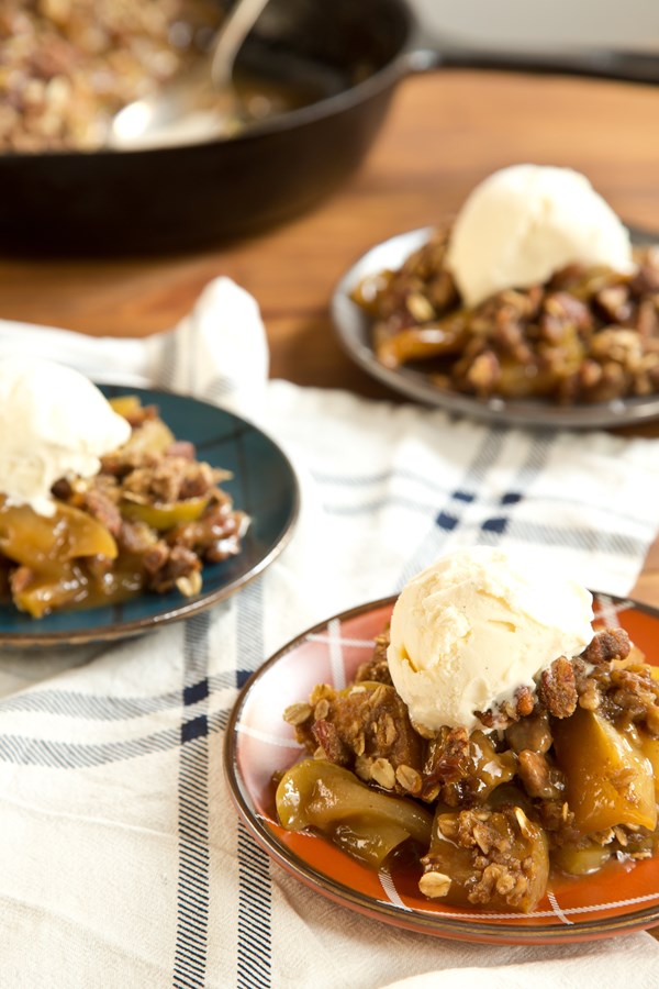 Skillet apple crisp