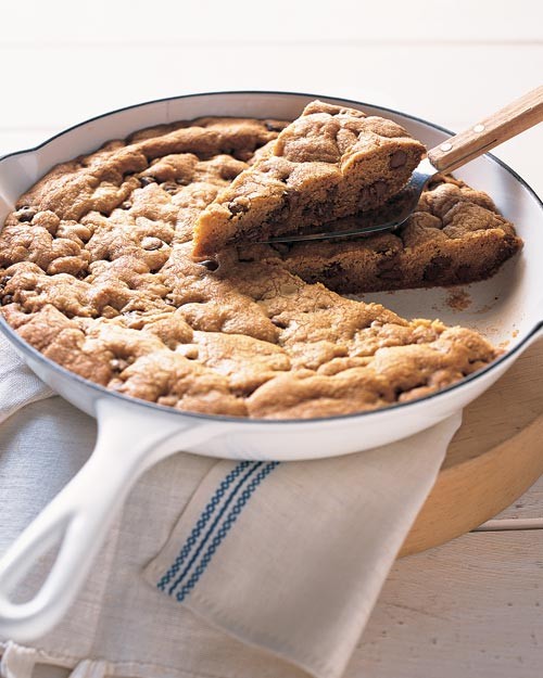 Skillet-baked chocolate chip cookie