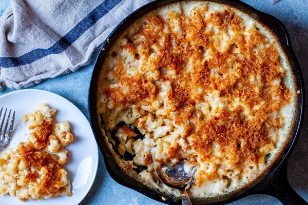 Skillet baked macaroni and cheese