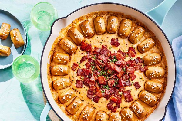 Skillet beer-cheese dip with pretzel bites