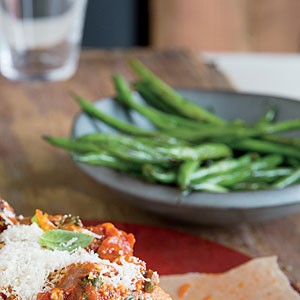 Skillet-blistered green beans