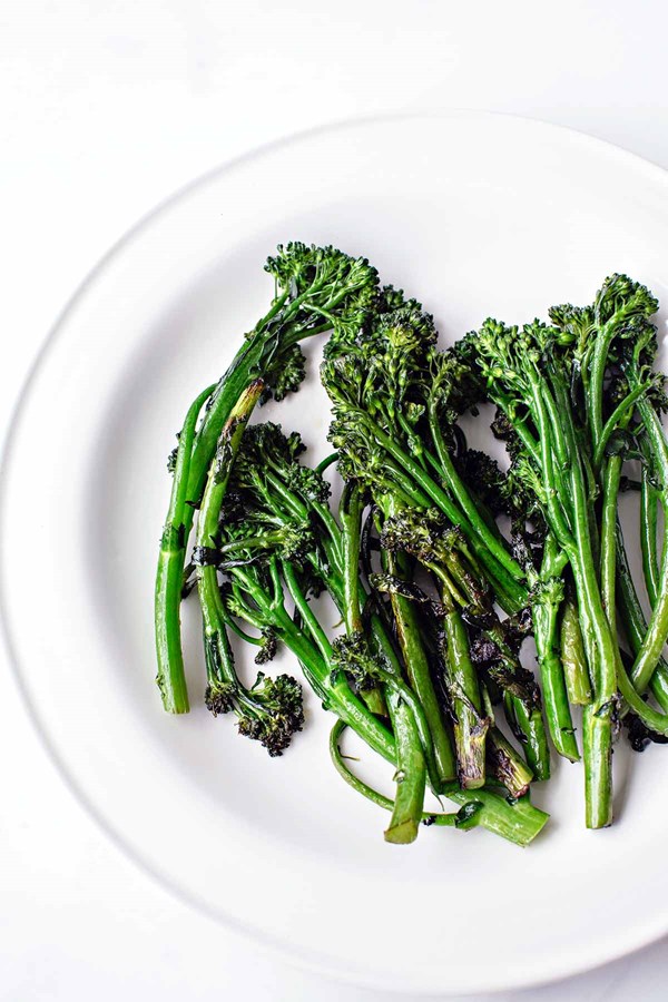 Skillet charred broccolini