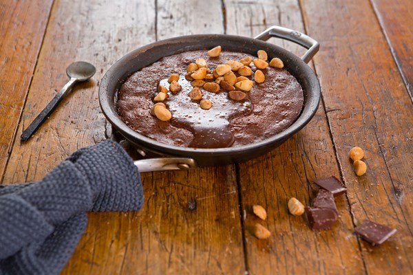 Skillet chocolate brownie