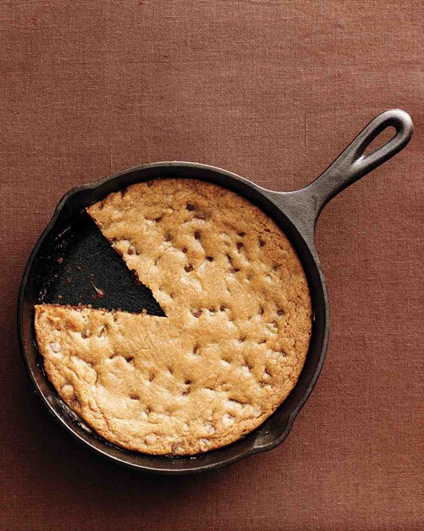 Skillet chocolate-chip cookie