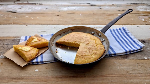 Skillet corn bread