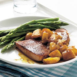 Skillet-grilled ham with glazed pineapple