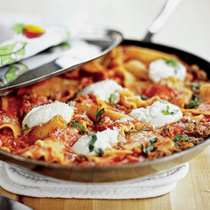 Skillet lasagna with sausage and peppers