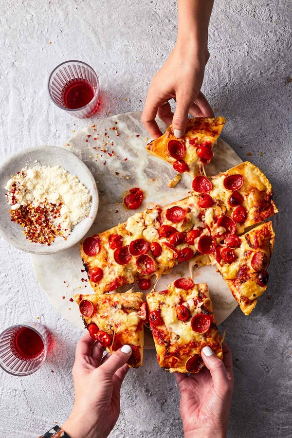 Skillet pepperoni pizza