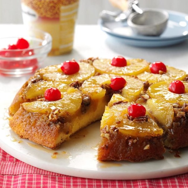 Skillet pineapple upside-down cake