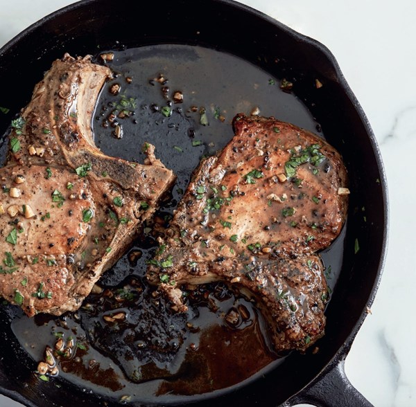 Skillet pork chops