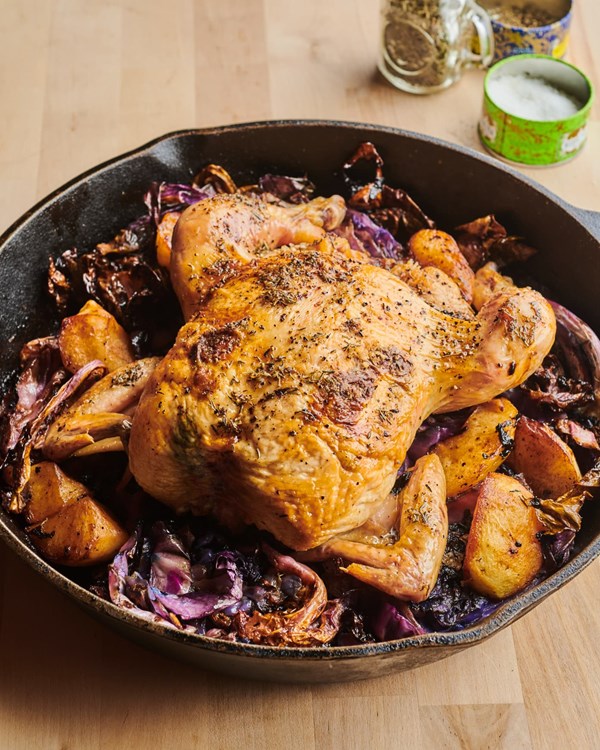 Skillet-roasted chicken with apples and cabbage