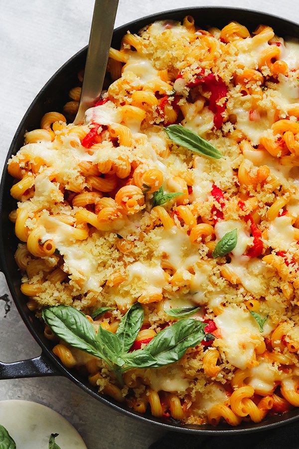 Skillet roasted red pepper pasta bake