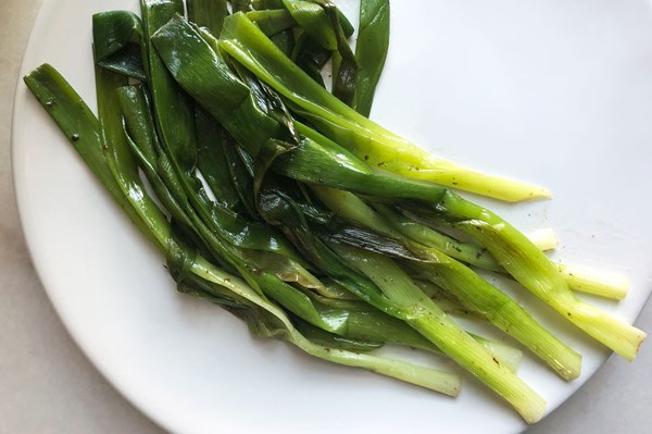 Skillet scallions