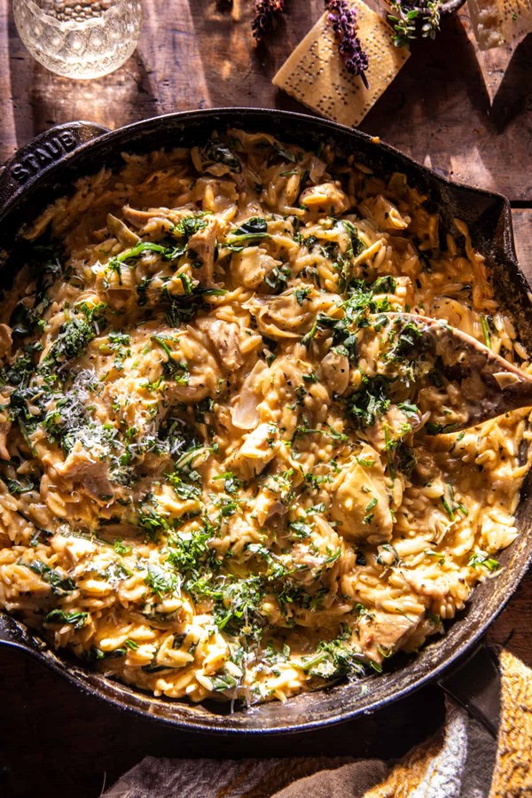 Skillet spinach and artichoke chicken orzo