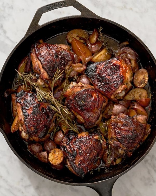 Skillet strawberry balsamic chicken thighs
