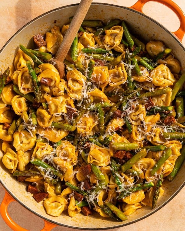 Skillet tortellini with chorizo and asparagus