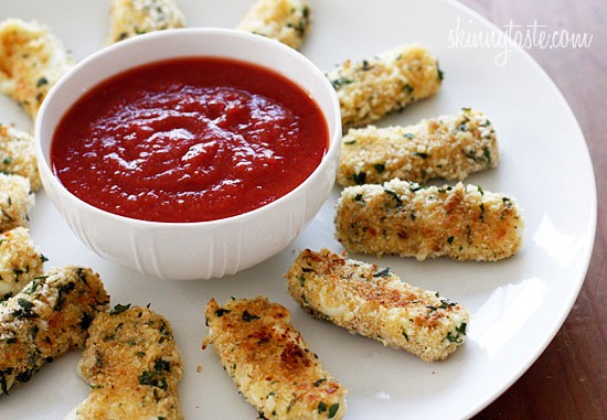 Skinny baked mozzarella sticks