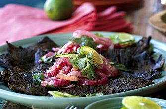 Skirt steaks with red-onion mojo
