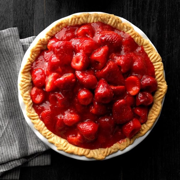 Sky-high strawberry pie